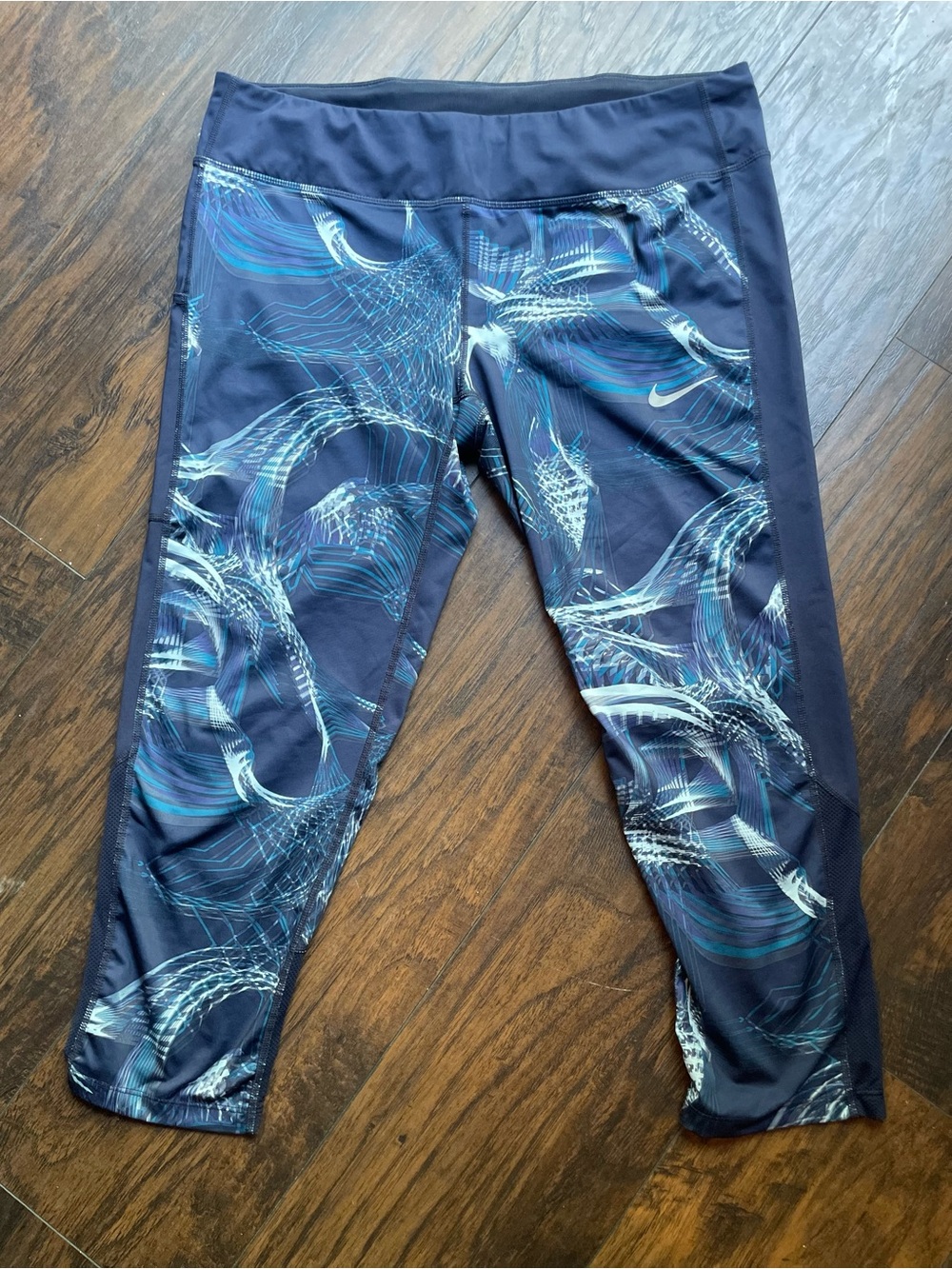 Nike Women's Navy and Teal Swirl Capri Leggings